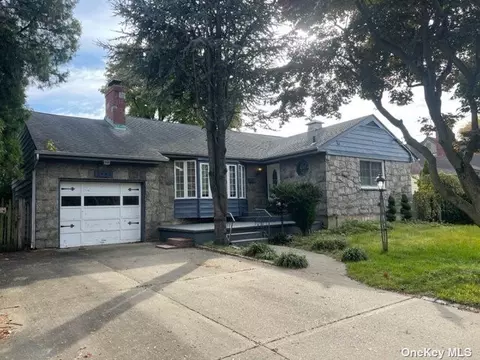 2486 S Bismark Ave, North Bellmore, NY 11710