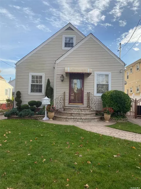 243-24 147 Ave, Rosedale, NY 11422