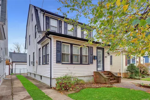 9317 245th St, Floral Park, NY 11001