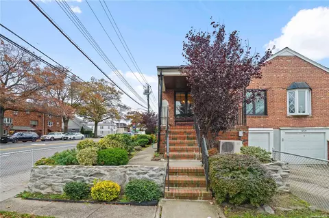 68-22 60th Rd, Maspeth, NY 11378
