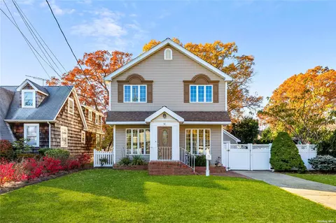 92 Taft Ave, North Merrick, NY 11566