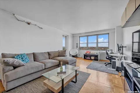 125-10 Queens Blvd #2302, Kew Gardens, NY 11415