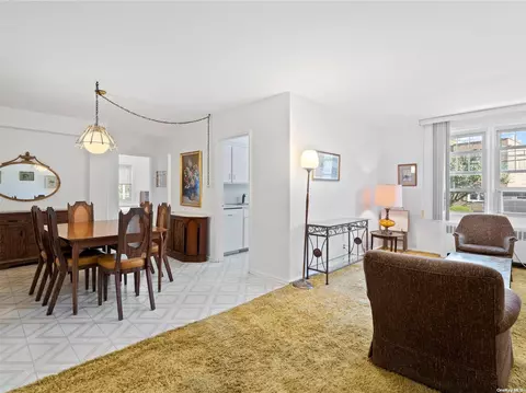 200 North Vlg #H1, Rockville Centre, NY 11570