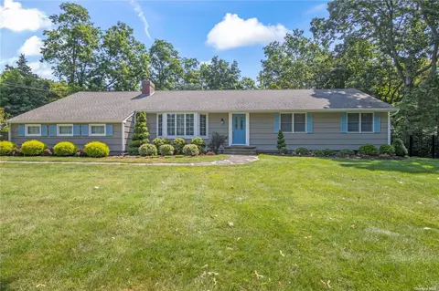 3 Maple Rd, Setauket, NY 11733