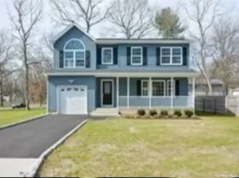 32 Independence Ave, Babylon, NY 11702 photo 1