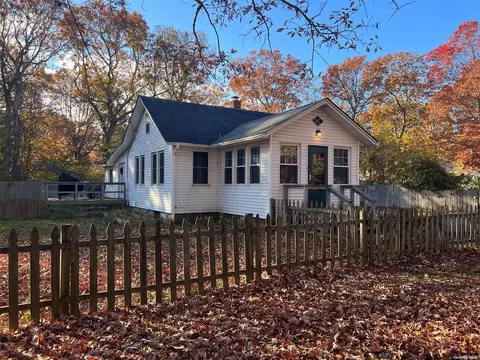 114 Moriches Ave, Mastic, NY 11950