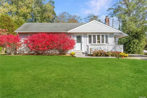 224 Washington Ave, Jamesport, NY 11947