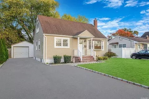 23 Saint Joseph Ave, Lake Ronkonkoma, NY 11779