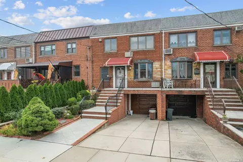 61-26 69th Ln, Middle Village, NY 11379