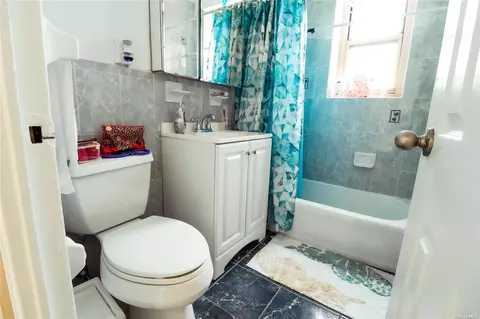81-11 45th Ave #9O, Elmhurst, NY 11373