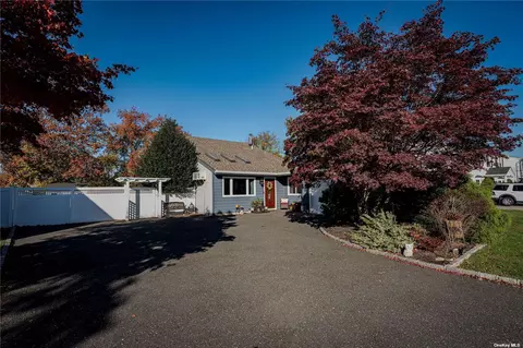 133 Tarpon Ave, Medford, NY 11763