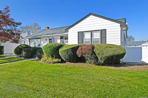 3 Joseph Ave, Bethpage, NY 11714