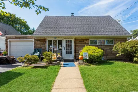 937 Grand Blvd, Westbury, NY 11590