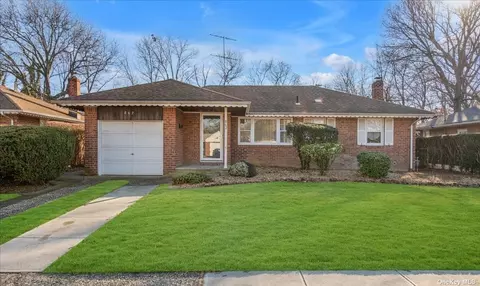 862 Fenimore Pl, Baldwin, NY 11510