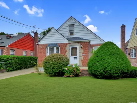 169 Fir St, Valley Stream, NY 11580