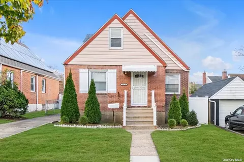 196-40 56th Ave, Fresh Meadows, NY 11365