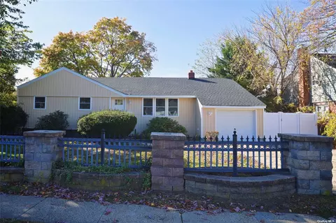 672 Deer Park Ave, Babylon, NY 11702