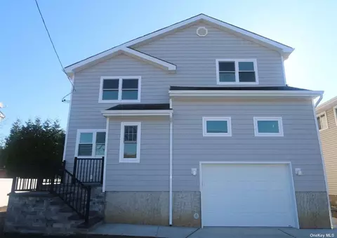 166 Carlton Ct, Oceanside, NY 11572
