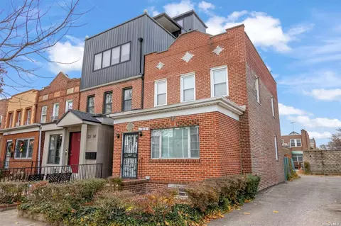 22-12 43rd St, Astoria, NY 11105