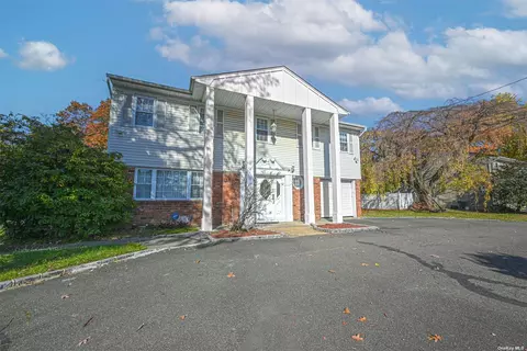 3 Tremont Ave, Brentwood, NY 11717