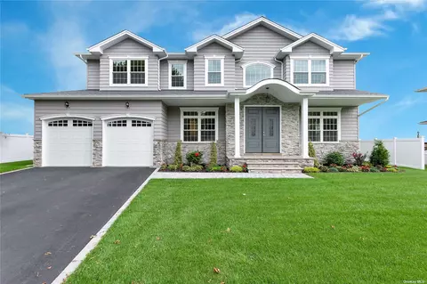 22 Parkside Dr, Jericho, NY 11753
