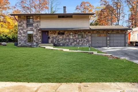 55 Deepdale Dr, Commack, NY 11725