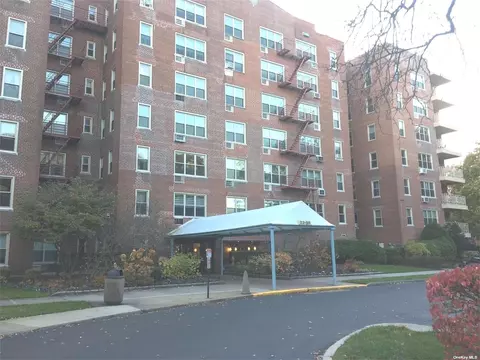 23-55 Bell Blvd #4H, Bayside, NY 11360