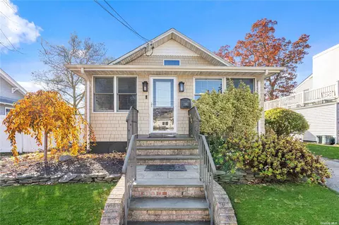 381 S 1st St, Lindenhurst, NY 11757