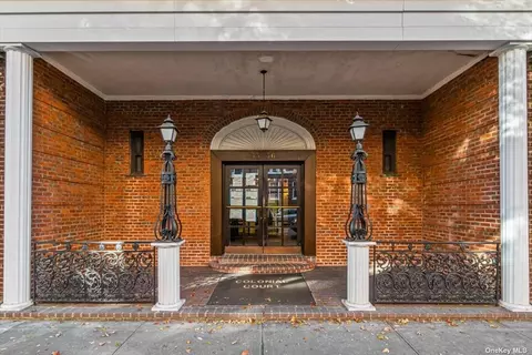 35-36 76th St #309, Jackson Heights, NY 11372