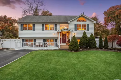 1162 Brookdale Ave, Bay Shore, NY 11706