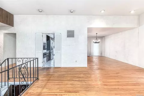 113 Ursula Dr Roslyn Ny 11576 31 Photos Movoto