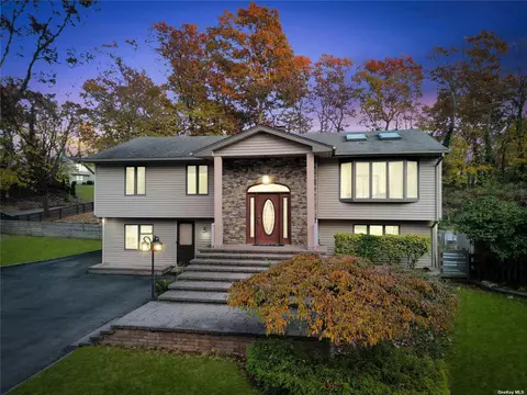 222 Townline Rd, Commack, NY 11725