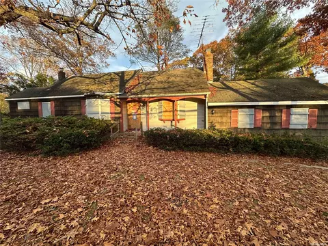 101 Rustic Rd, Centereach, NY 11720