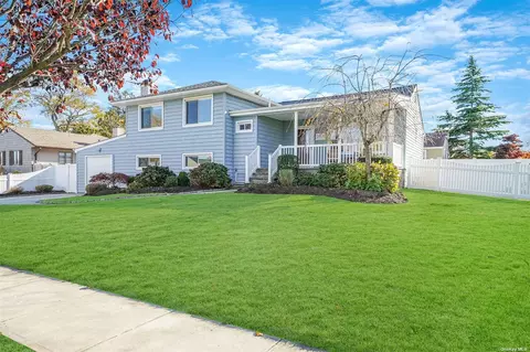 3986 Eve Dr, Seaford, NY 11783