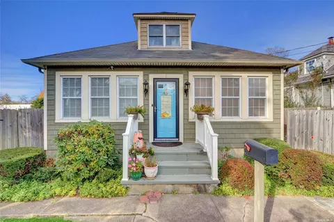 6 3rd Ave, Central Islip, NY 11722