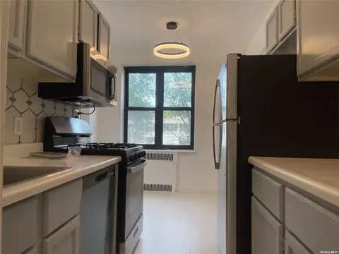 98-120 Queens Blvd #2H, Rego Park, NY 11374