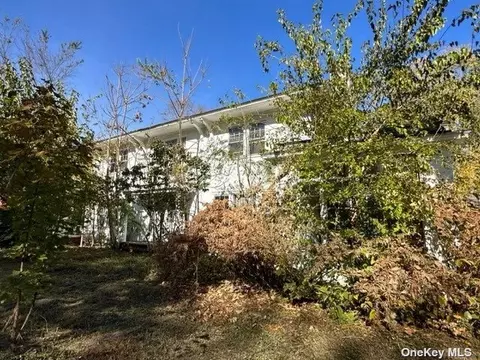 351 Lake Shore Rd, Ronkonkoma, NY 11779