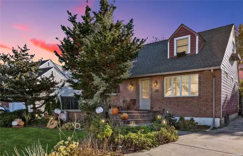 300 Peters Ave, East Meadow, NY 11554