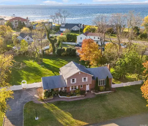5 Shell Dr, Glen Cove, NY 11542