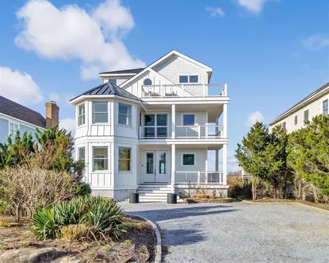 674 Dune Rd, Westhampton Beach, NY 11978