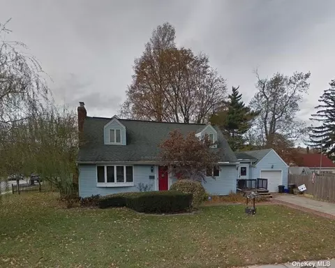 2662 Park Ave, Baldwin, NY 11510