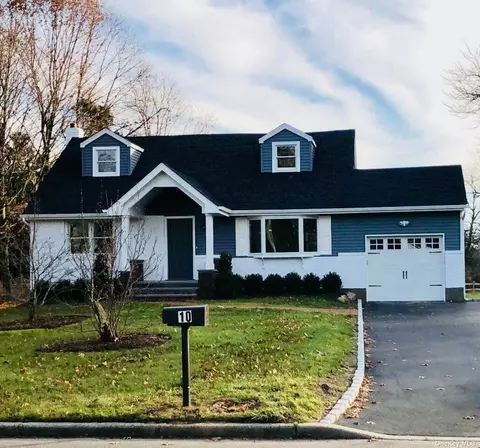 10 Burr Rd, East Northport, NY 11731