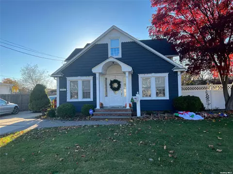 246 Commack Rd, Islip, NY 11751
