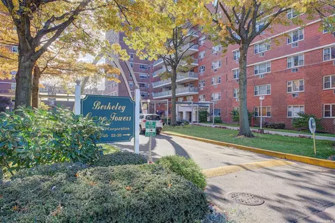 52-30 39 Dr #5T, Woodside, NY 11377