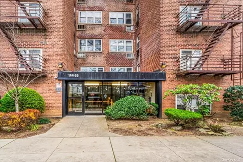 144-55 Melbourne Ave #1H, Flushing, NY 11367