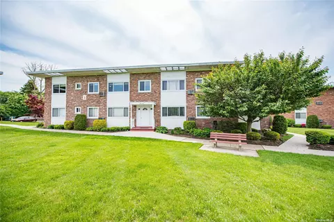 355 Route 111 #30, Smithtown, NY 11787