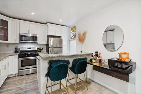 874 W Broadway #B2, Woodmere, NY 11598