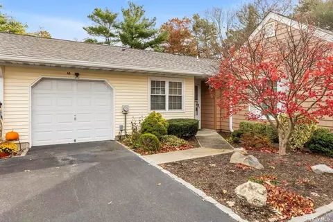 65 Revere Dr #65, Sayville, NY 11782