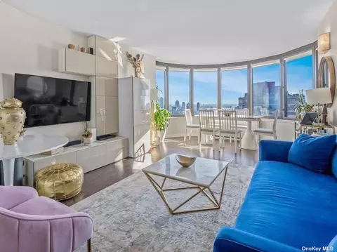 330 E 38th St #44L, New York, NY 10016