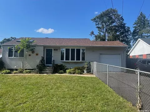 Undisclosed, Bay Shore, NY 11706